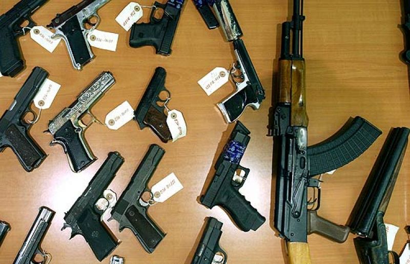 La policía detiene a 23 personas en Barcelona con un arsenal de armas de guerra