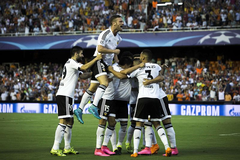 El Valencia da el primer paso para estar en la Champions (3-1)