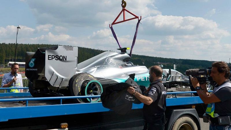 Rosberg lidera la jornada de libres en Spa pese a sufrir un reventón