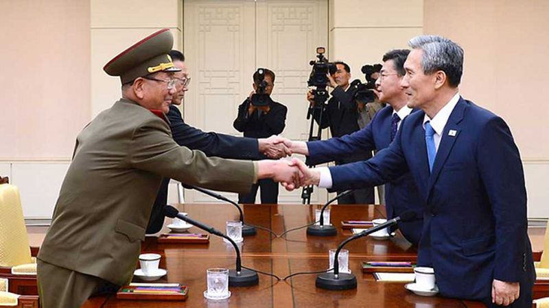 Las dos Coreas continuarán este domingo la reunión para solucionar la crisis militar