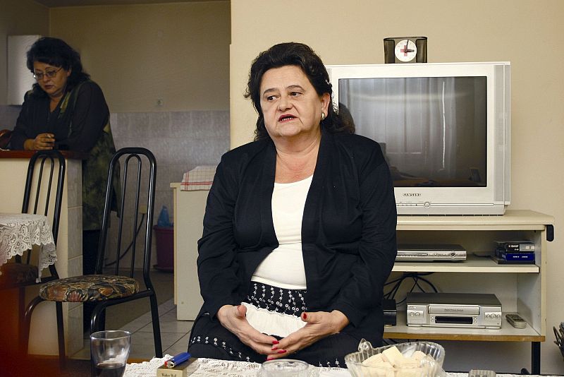La mujer de Karadzic se siente aliviada al saber que está vivo y desea visitar al detenido