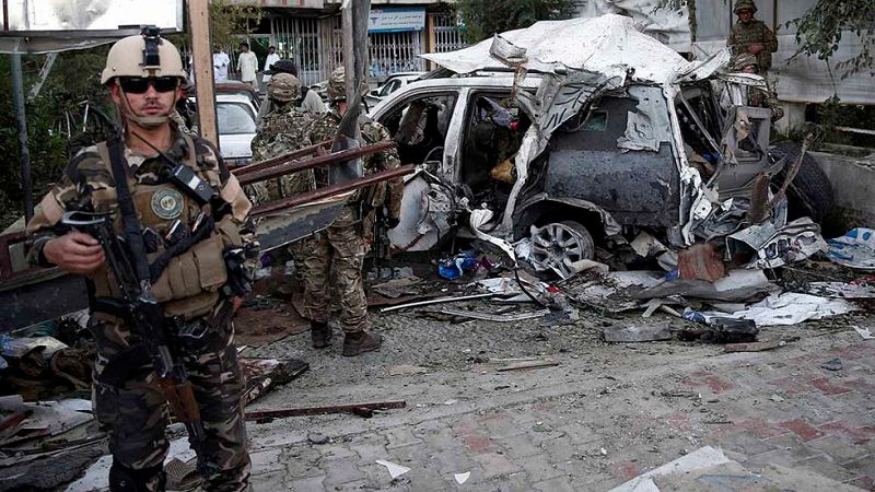 Al menos 15 muertos y 66 heridos en un atentado contra un convoy de la OTAN en Kabul