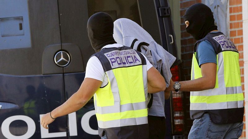 Detenidos 14 presuntos miembros de una red que captaba yihadistas para el Estado Islámico
