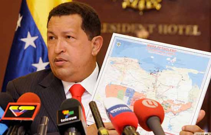 Chávez apuesta por el rearme ante los "agresivos planes" de EE.UU. para "la invasión de Venezuela"
