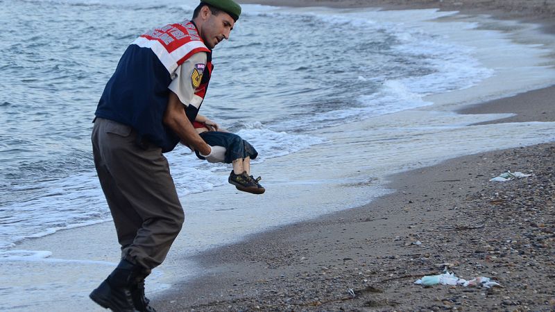 Tres niños, entre los últimos refugiados ahogados al intentar alcanzar las costas griegas