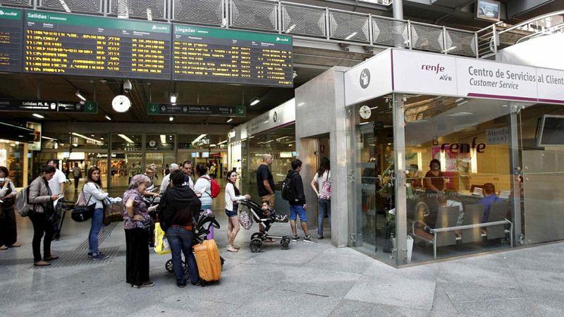 Renfe cifra en el 4% el seguimiento de la huelga y los sindicatos lo elevan al 90%