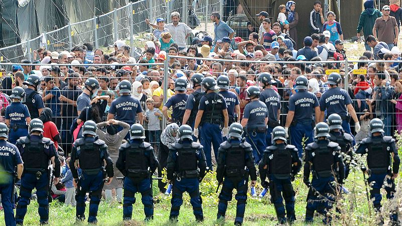 Hungría endurece su ley contra la inmigración e implanta penas de cárcel de hasta cinco años