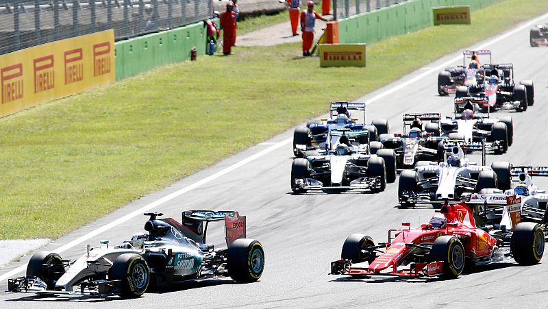 Hamilton refuerza su liderato en casa de Ferrari