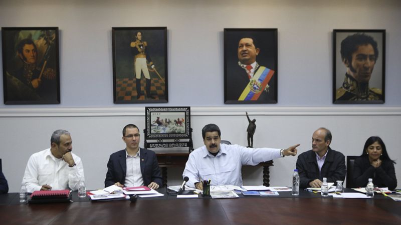Maduro ofrece una reunión urgente a Santos pero cierra otro tramo de la frontera con Colombia