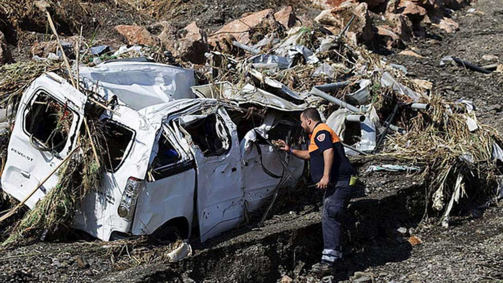 Se elevan a tres los fallecidos tras las riadas de ayer en Granada