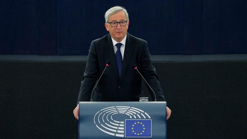 Juncker defiende que la UE tiene los "medios" y la "obligación" de acoger quienes huyen del terror