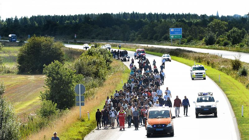 Dinamarca paraliza el trDinamarca paraliza el tráfico ferroviario con Alemania por la llegada de refugiados