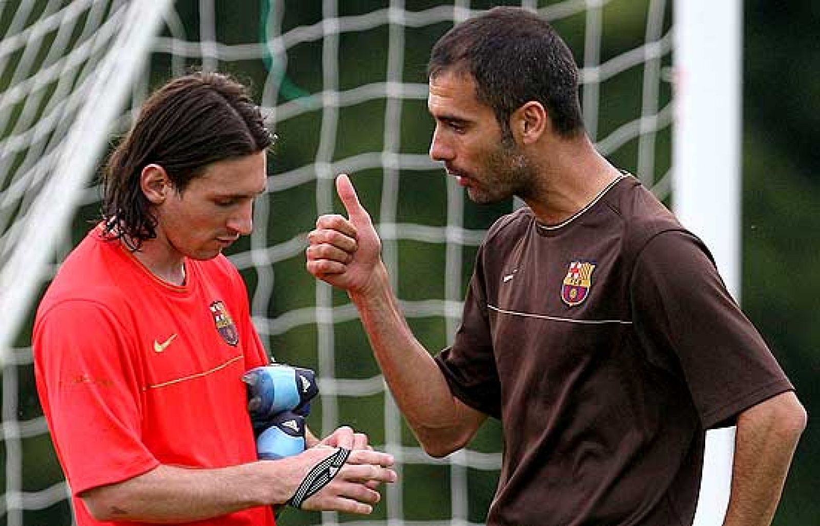 El nuevo entrenador del Barcelona, Josep Guardiola, ha apercibido a Lionel Messi por su actitud.