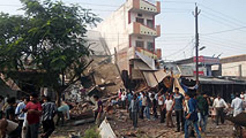 Al menos 82 muertos y 150 heridos en una explosión en un restaurante en la India