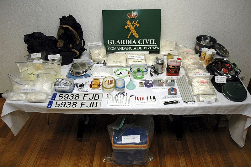 Hallan un tercer zulo del 'complejo Vizcaya' en Getxo con 35 kilos de explosivos
