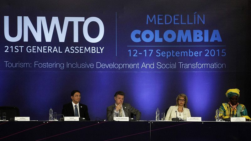 Santos inaugura en Medellín la asamblea general de la OMT situando a Colombia como ejemplo turístico