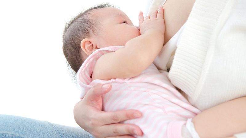La leche materna podría reducir el riesgo de autismo en niños propensos genéticamente