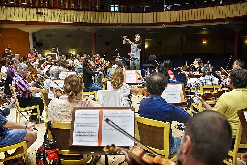 La Orquesta y Coro RTVE graba la banda sonora de la tvmovie histórica 'Teresa', con Federico Jusid al frente