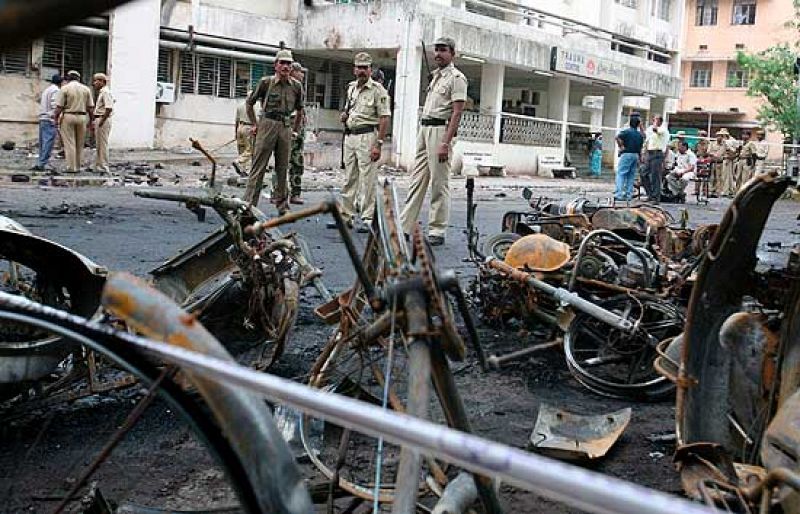 Se eleva a 49 el número de muertos un atentado múltiple en La India
