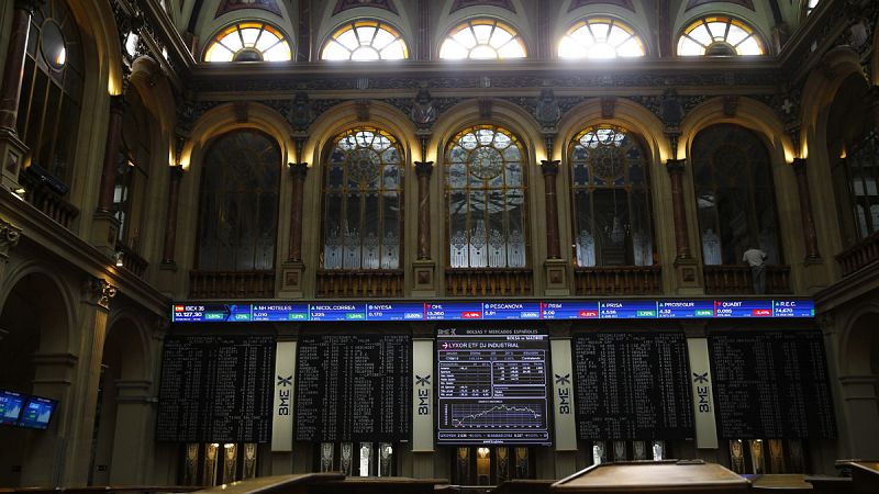 La banca mediana tira del IBEX 35, que gana un 1,30% y recupera los 10.100 puntos