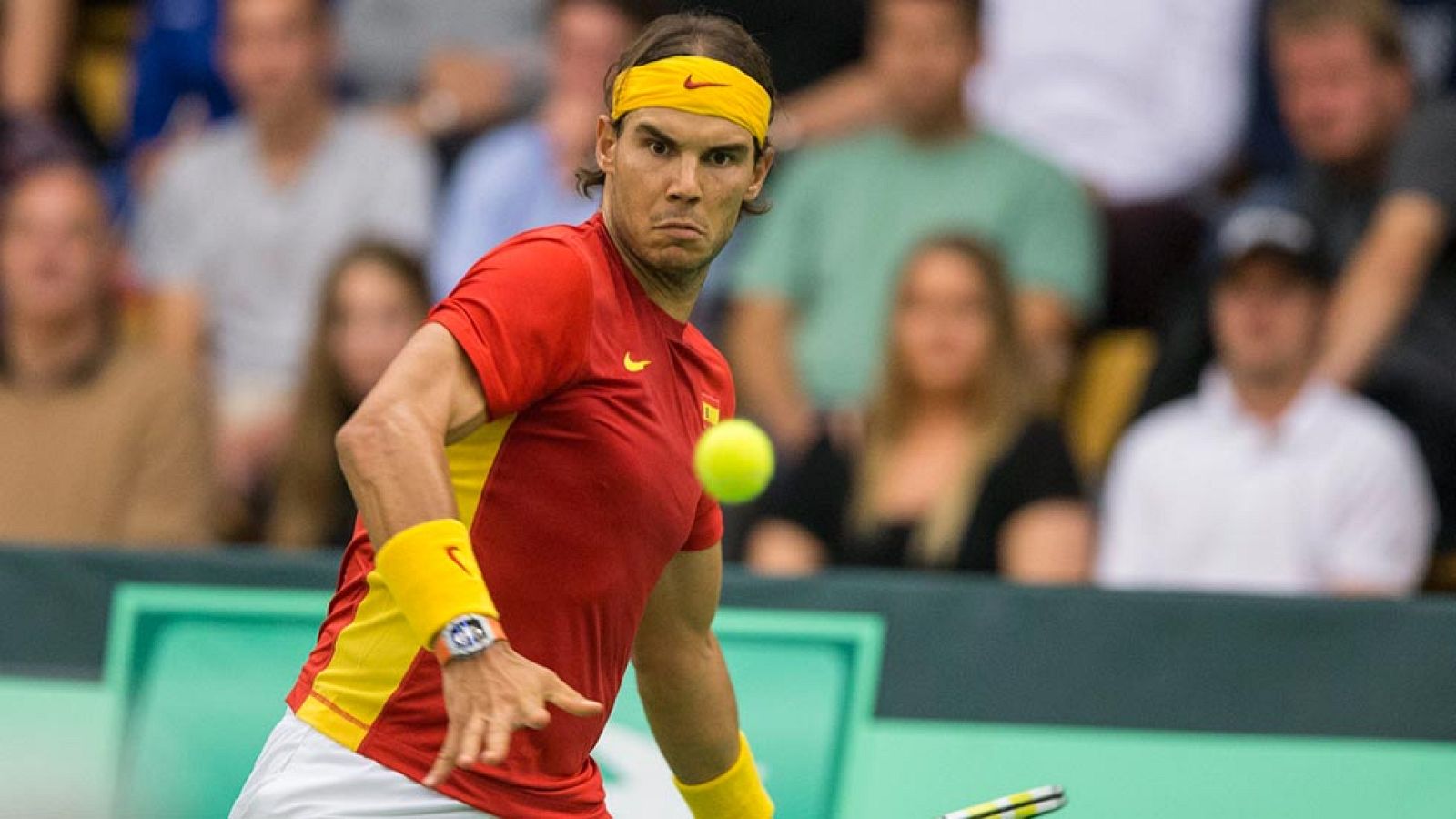 Nadal le da el primer punto a España en la lucha por la permanencia | Ver