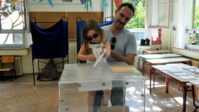 Los griegos votan en sus segundas elecciones generales en menos de un año