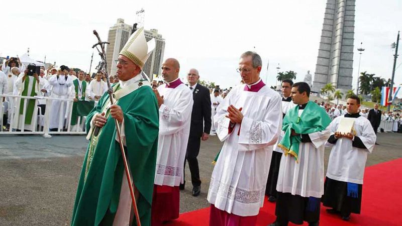 El papa Francisco insta a los cubanos a servir a las personas y no a las ideas