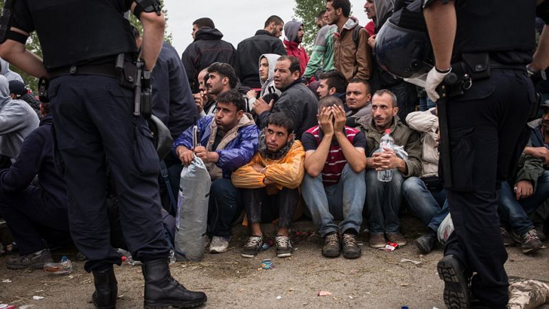 El éxodo de refugiados sigue en aumento y reaviva viejos fantasmas en Europa
