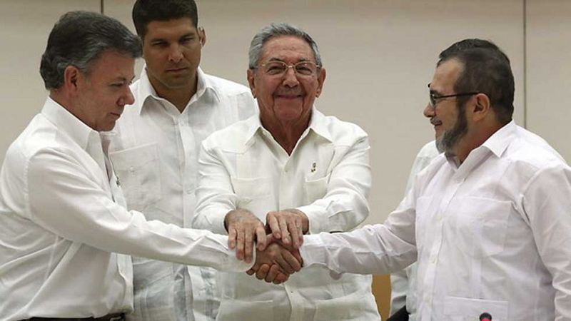 El Gobierno colombiano y las FARC firmarán el acuerdo final para la paz en seis meses