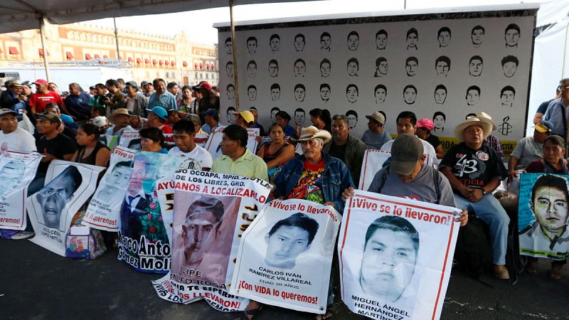 Los padres de los jóvenes de Iguala ayunan 43 horas para conmemorar el aniversario de la desaparición