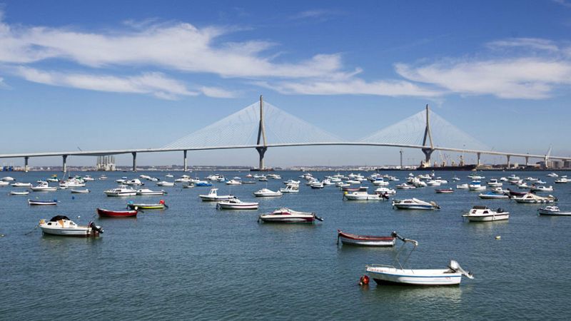 Rajoy y Díaz inauguran el puente de la Constitución de 1812 en Cádiz, uno de los mayores del mundo