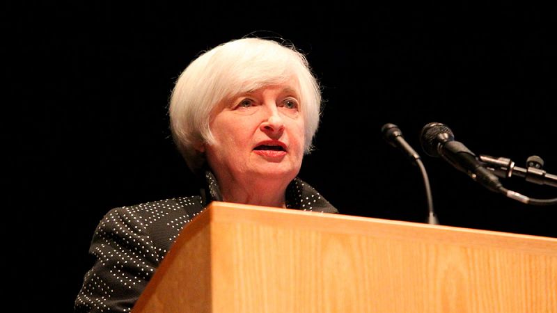 Yellen trata de disipar dudas y prevé el alza de tipos en EE.UU. para antes de fin de año