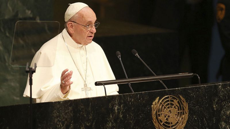 El papa critica ante la ONU la "sed de poder" y la "asfixia" financiera que somete a los pueblos
