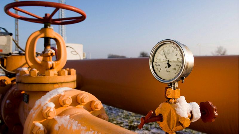 La UE, Rusia y Ucrania cierran un acuerdo temporal que asegura el suministro de gas ruso en invierno