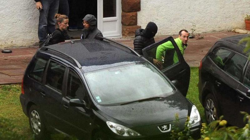 La Fiscalía francesa acusa a Pla y Sorzabal de dirigir ETA y pide el ingreso en prisión de los cuatro detenidos