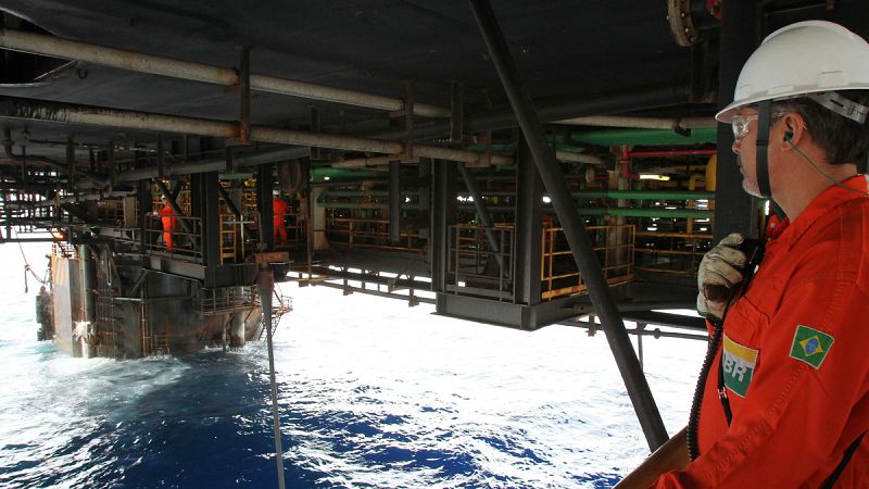 La caída del precio del petróleo restará un 2,25% al crecimiento de los países exportadores, según el FMI