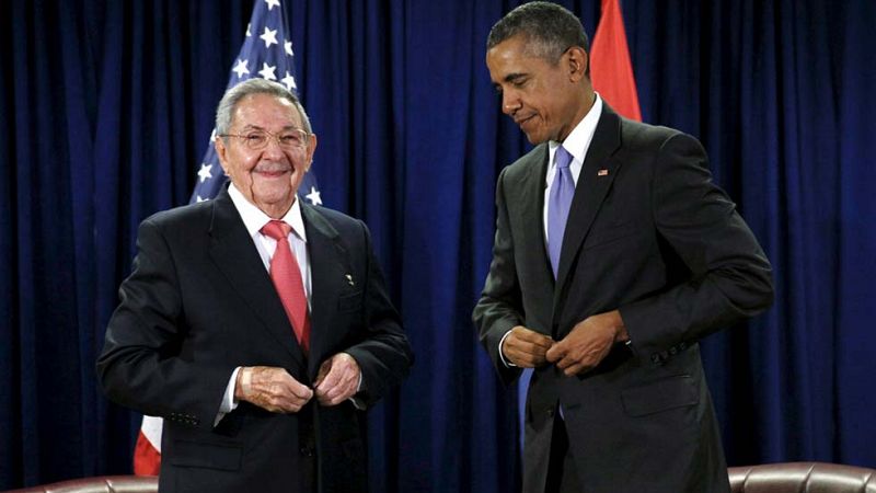 Castro se reúne con Obama y le pide que use su poder ejecutivo para suavizar el embargo económico