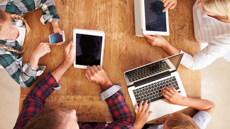 El 79 % de los hogares españoles tiene acceso a internet, la mayoría con banda ancha