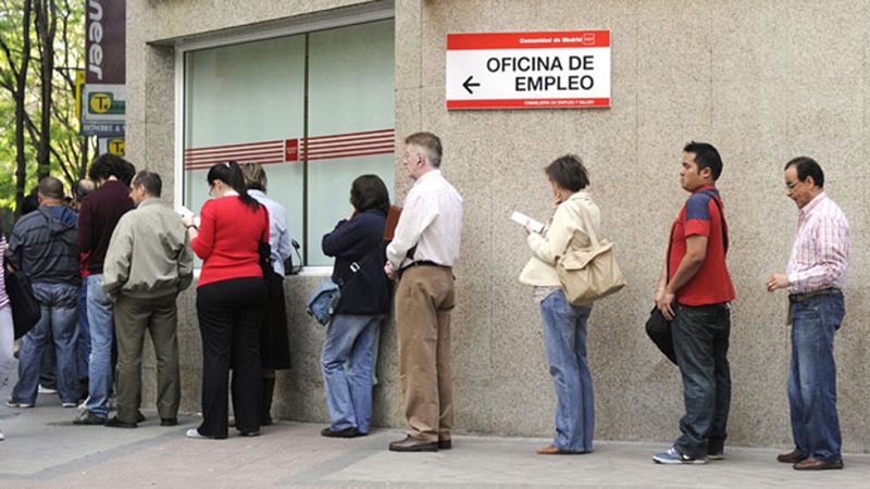 El número de parados registrados subió en 26.087 personas en septiembre, lo que deja el total en 4.094.042
