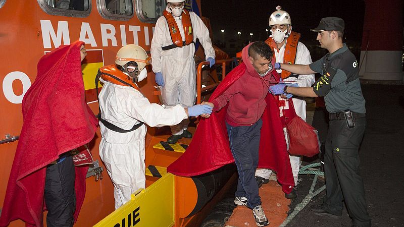 Salvamento Marítimo localiza siete pateras con unos 180 inmigrantes en costas de Almería y Granada