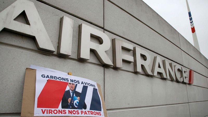 Air France anuncia la supresión de hasta 2.900 empleos a corto plazo dentro de su plan de reducción de actividad