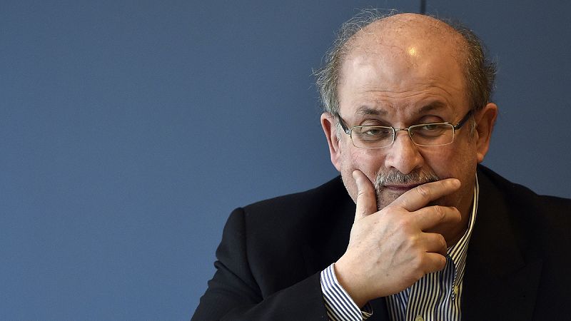 Salman Rushdie: "La mejor forma de defender la libertad de expresión es emplearla"