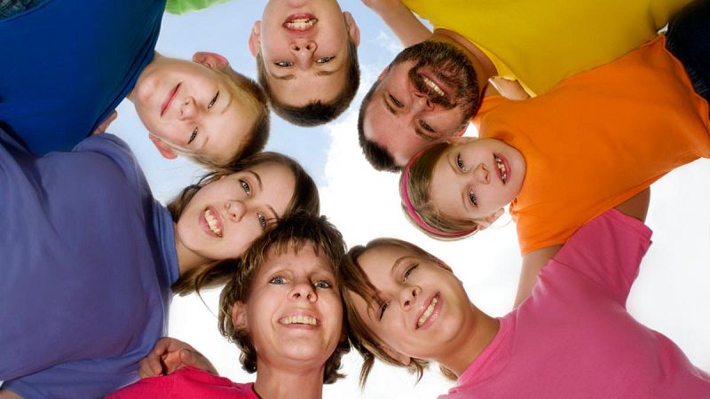 Una familia española con ocho hijos y menos de 30.000 euros de ingresos recibe las mismas ayudas que una alemana con dos hijos y más renta