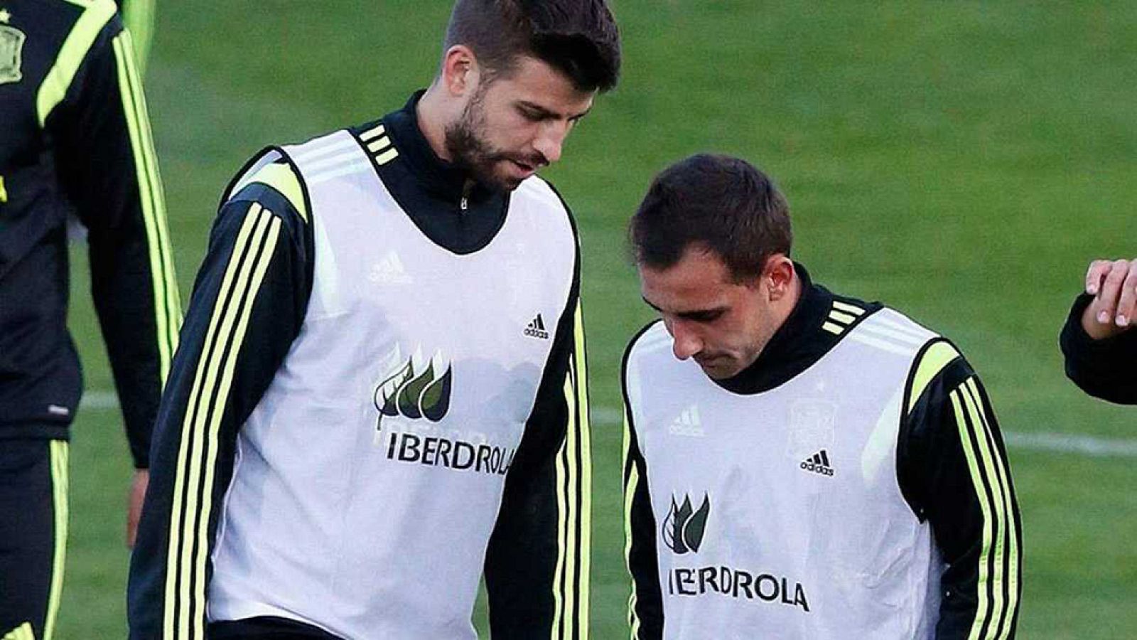 Nacho podría ser la pareja de Piqué en el centro de la defensa | Ver