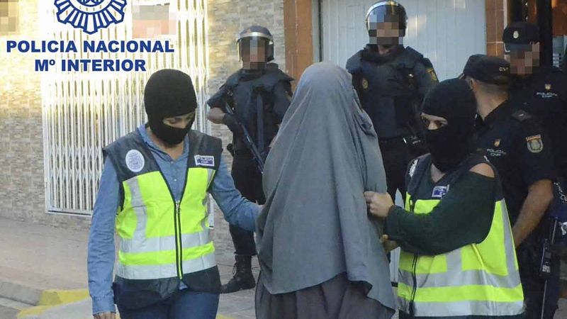 Prisión para los cuatro detenidos por captar mujeres para luchar junto al Estado Islámico