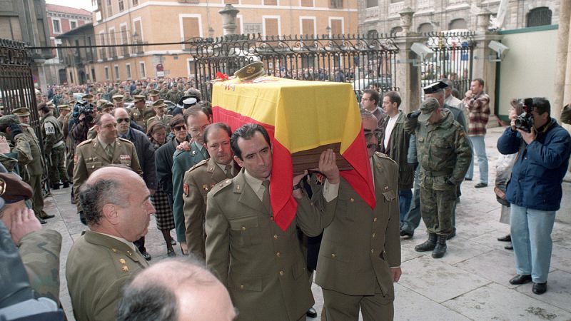 La Audiencia Nacional reabre la causa por el asesinato del comandante Cortizo y procesa a dos etarras