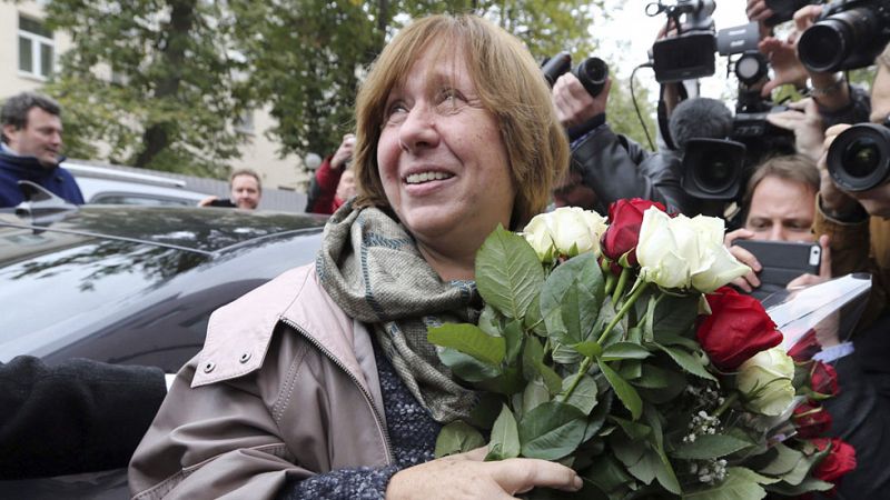 La escritora y reportera bielorrusa Svetlana Alexiévich, Premio Nobel de Literatura 2015