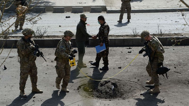 Un muerto y siete heridos en un ataque suicida a tropas extranjeras en Kabul