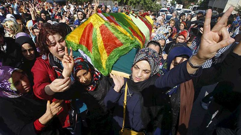 El primer ministro turco apunta al Estado Islámico como principal sospechoso del atentado de Ankara