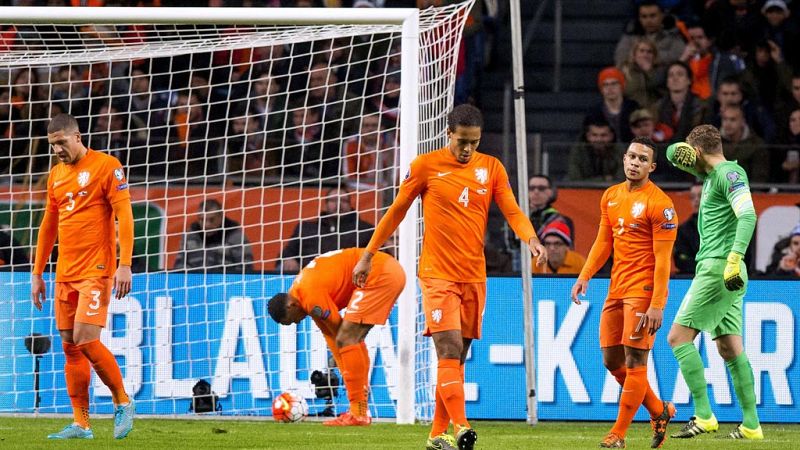 Holanda se queda fuera de la Euro y Turquía pasa directa
